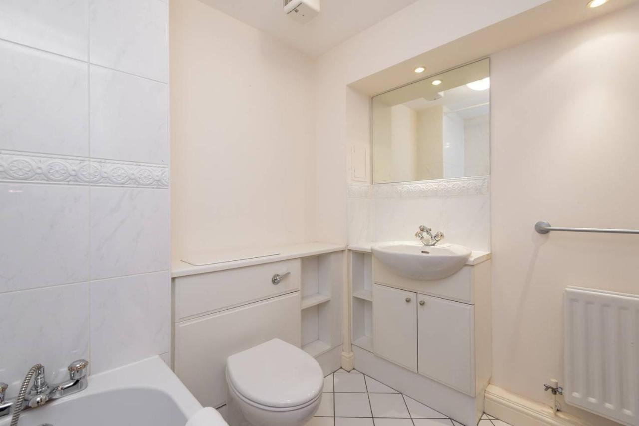 Joivy Old Town Apartment With Parking Close To Royal Mile EDI Eksteriør bilde